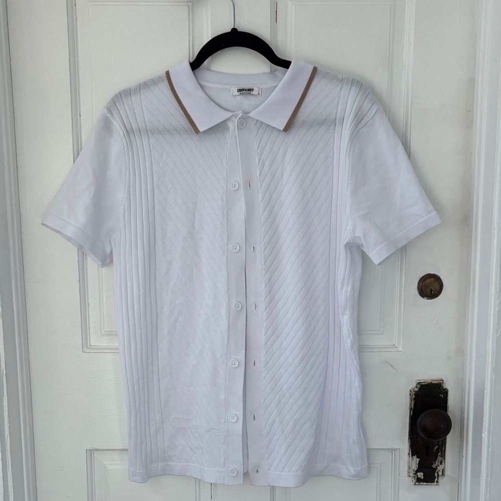 Elegant White Men's Shirt with Brown Collar